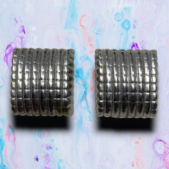 Vintage 1980's Oversized Silver Tone Hatched Square Earrings Clip On Mogul - Picture 1 of 5